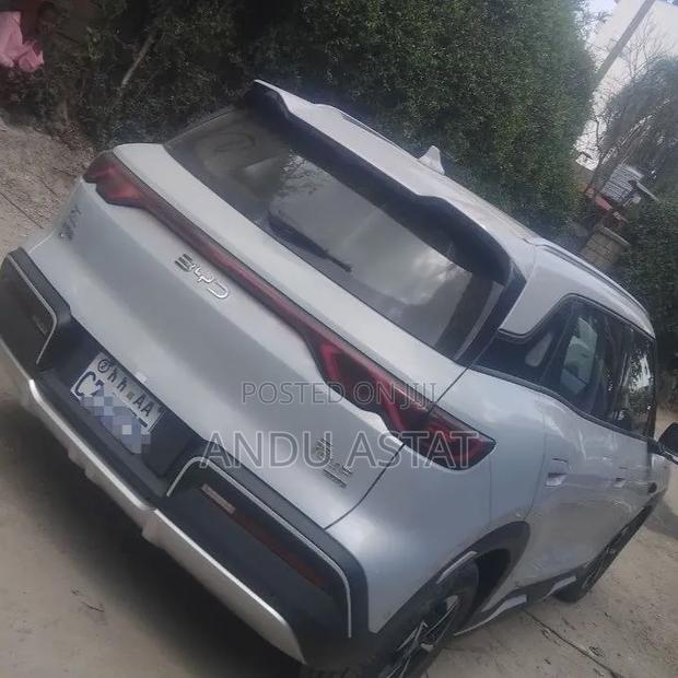 BYD Yuan Up 2025 Silver