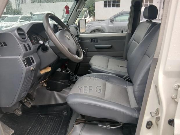 Toyota Land Cruiser 2013 White