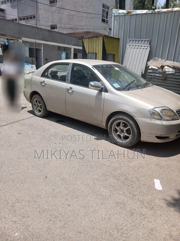 Toyota Corolla 2003 Gold