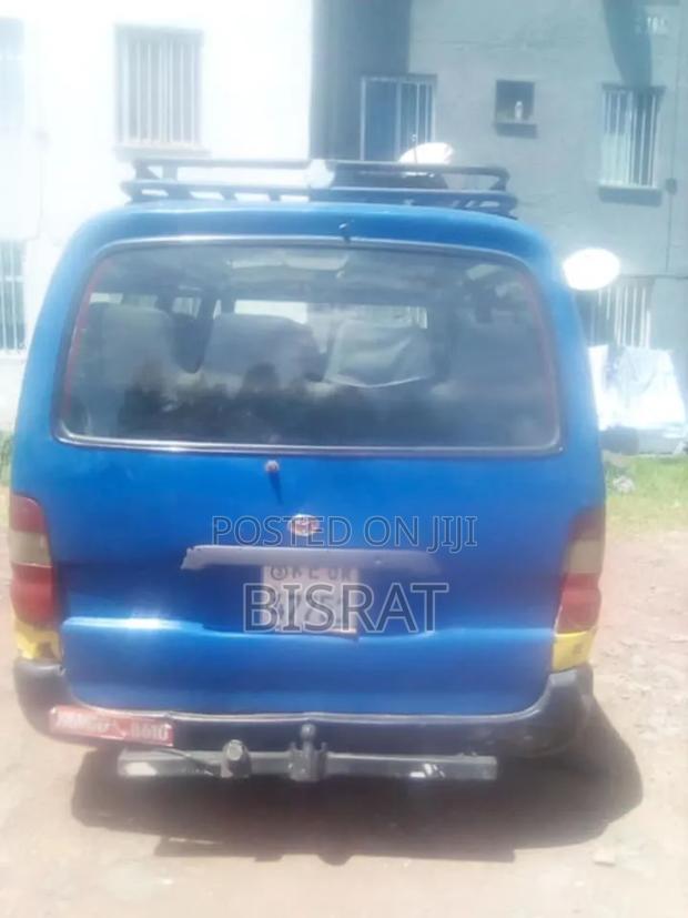 Toyota Grand HiAce 2000