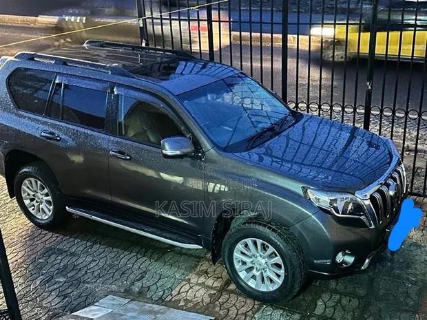 Toyota Land Cruiser Prado 2.8 D-4D 2014 Gray