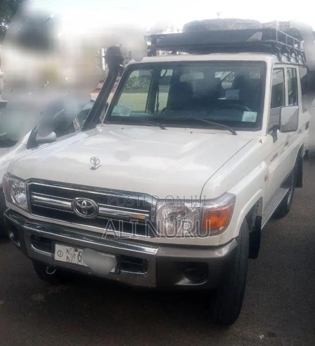 Toyota Mark II 2004 White