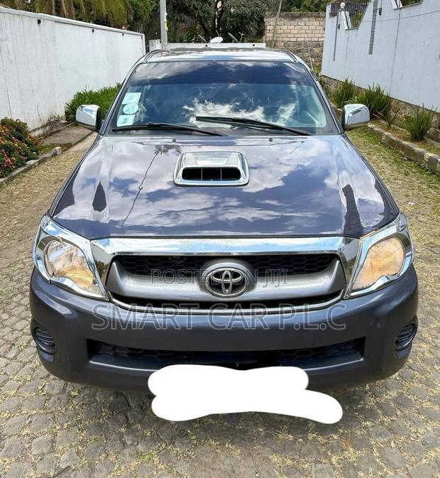 Toyota Hilux 2014 Black
