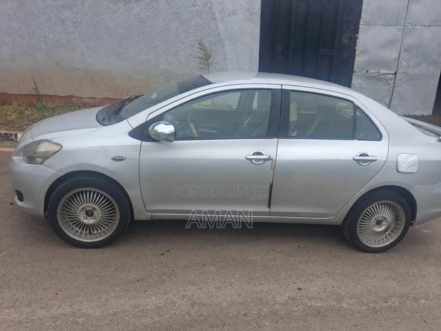 Toyota Belta 2006 Silver