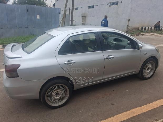 Toyota Belta 2006 Silver