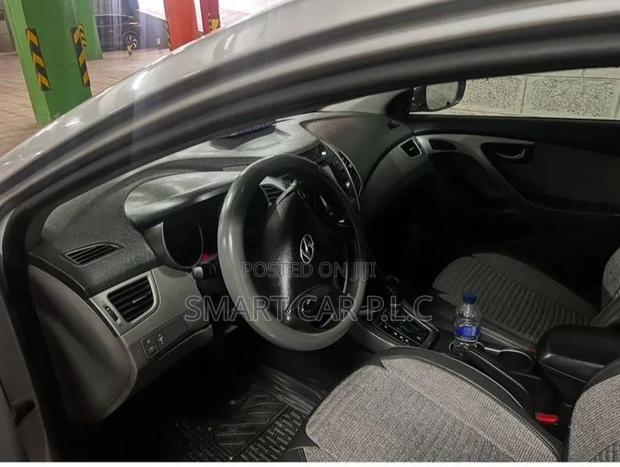 Hyundai Elantra 2012 Silver