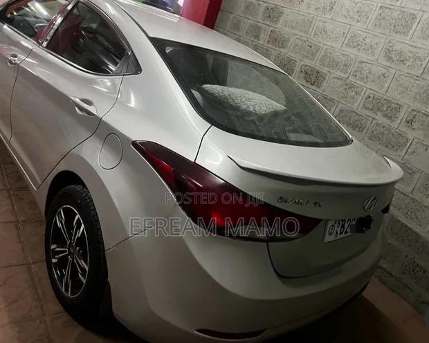 Hyundai Elantra 2015 Silver