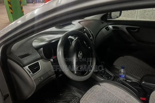 Hyundai Elantra 2015 Silver