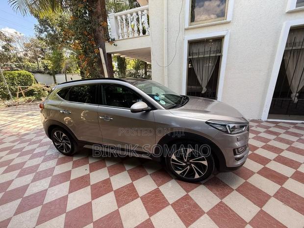 Hyundai Tucson 2020 Gold