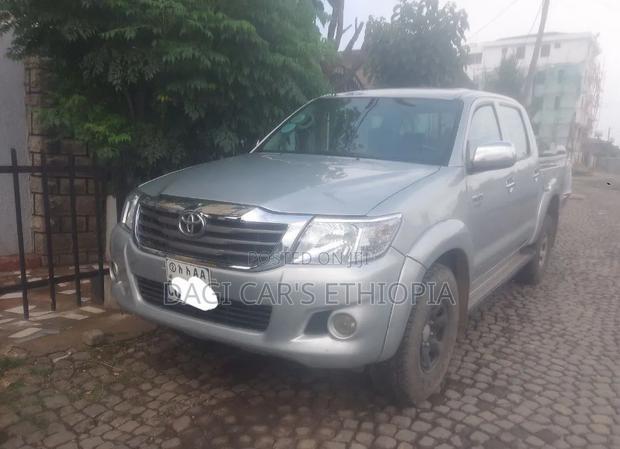 Toyota Hilux 2013 Silver