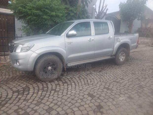 Toyota Hilux 2013 Silver