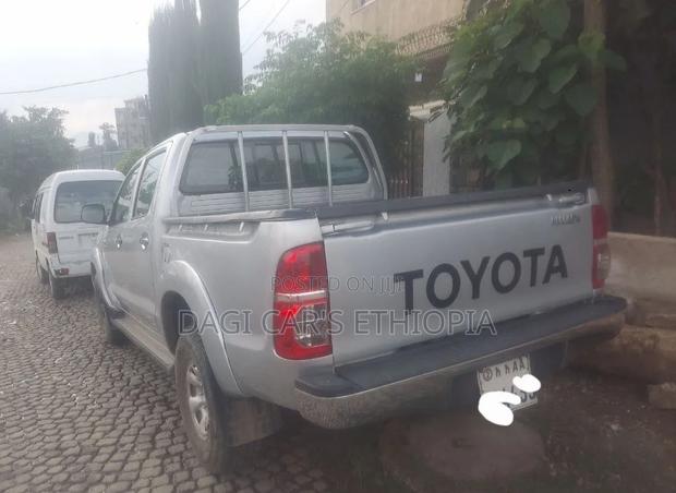 Toyota Hilux 2013 Silver