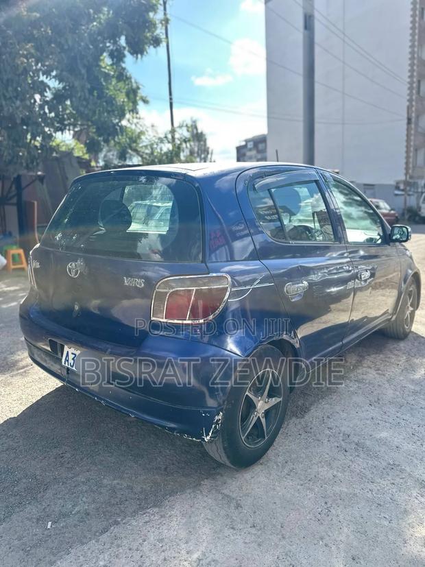 Toyota Vitz 2001 Blue