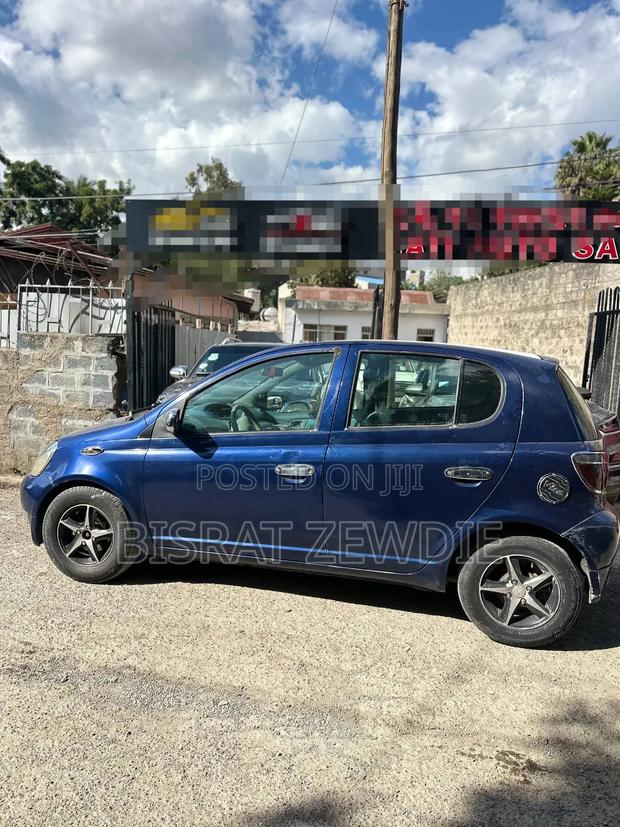 Toyota Vitz 2001 Blue