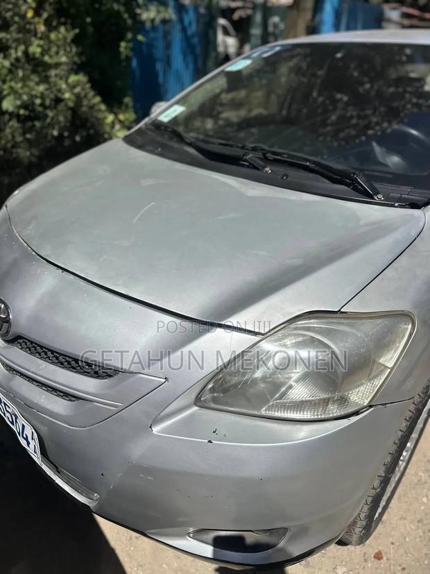 Toyota Belta 2007 Silver