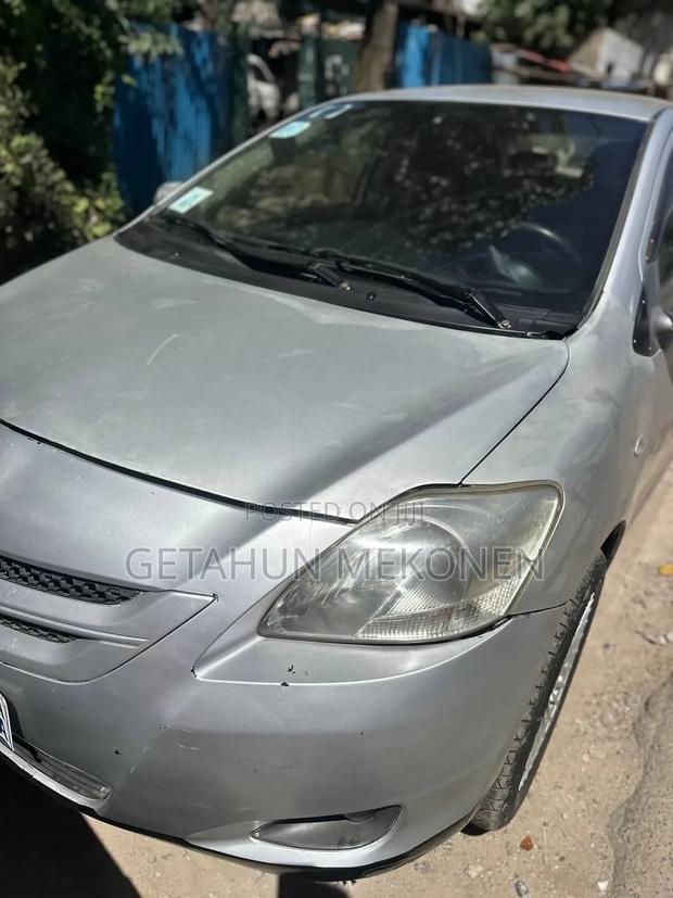 Toyota Belta 2007 Silver