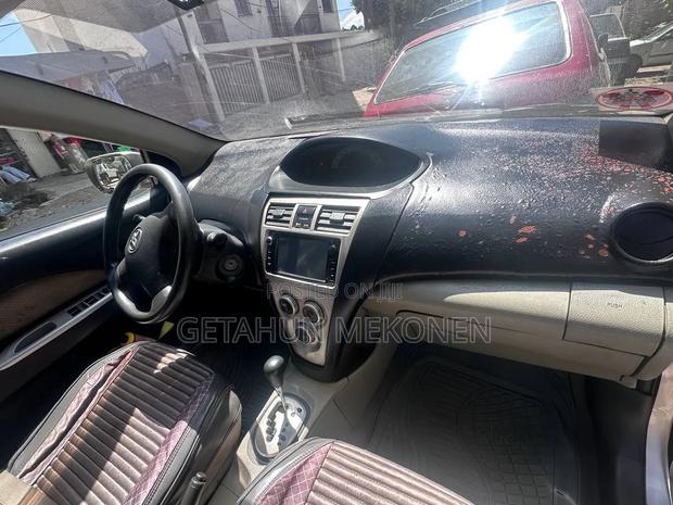 Toyota Belta 2007 Silver