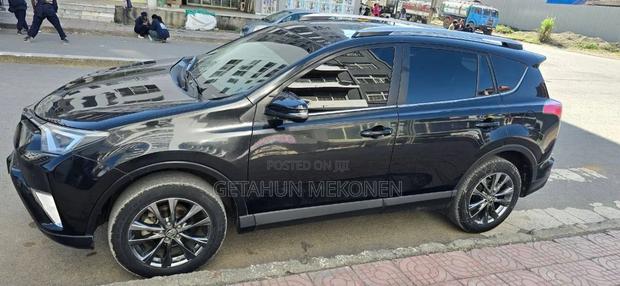Toyota RAV4 2018 Black