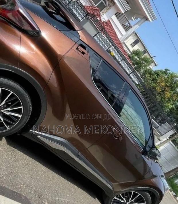 Toyota C-HR 2017 Brown