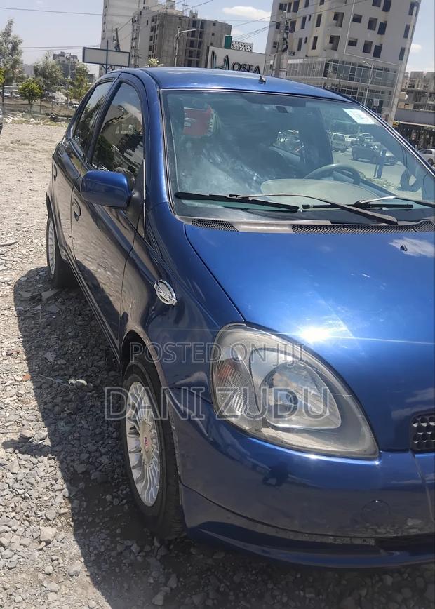 Toyota Vitz 2001 Blue