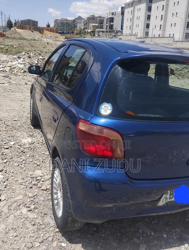 Toyota Vitz 2001 Blue