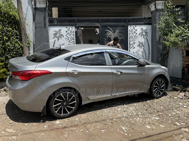 Hyundai Avante 2012 Gray
