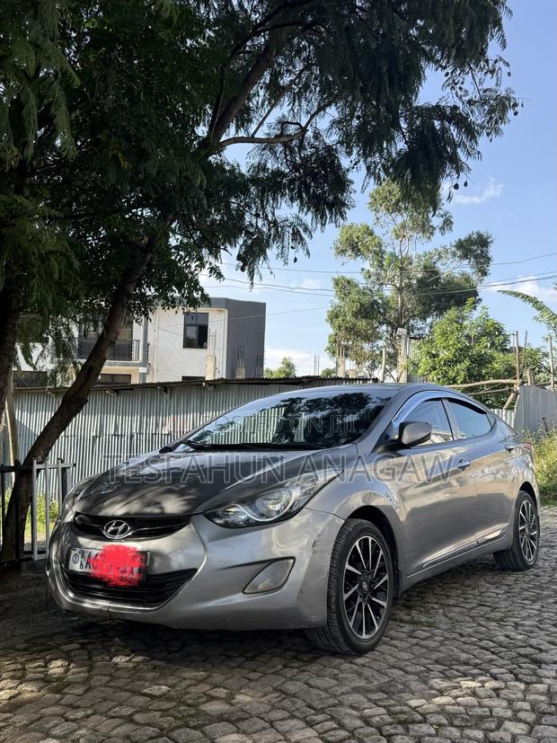 Hyundai Avante 2012 Gray