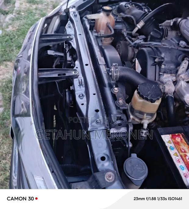 Toyota Hilux 2016 Gray