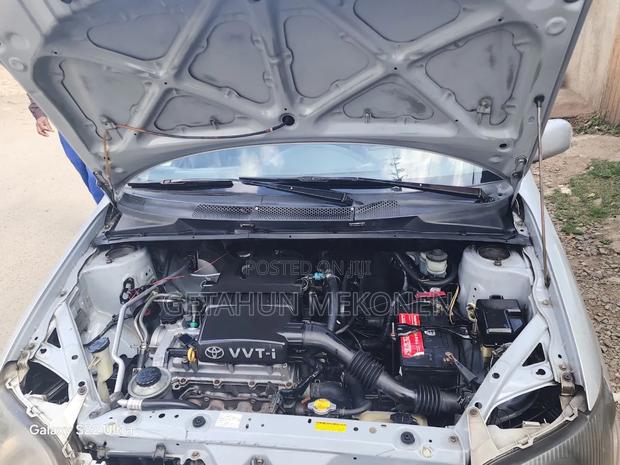 Toyota Platz 2002 Silver