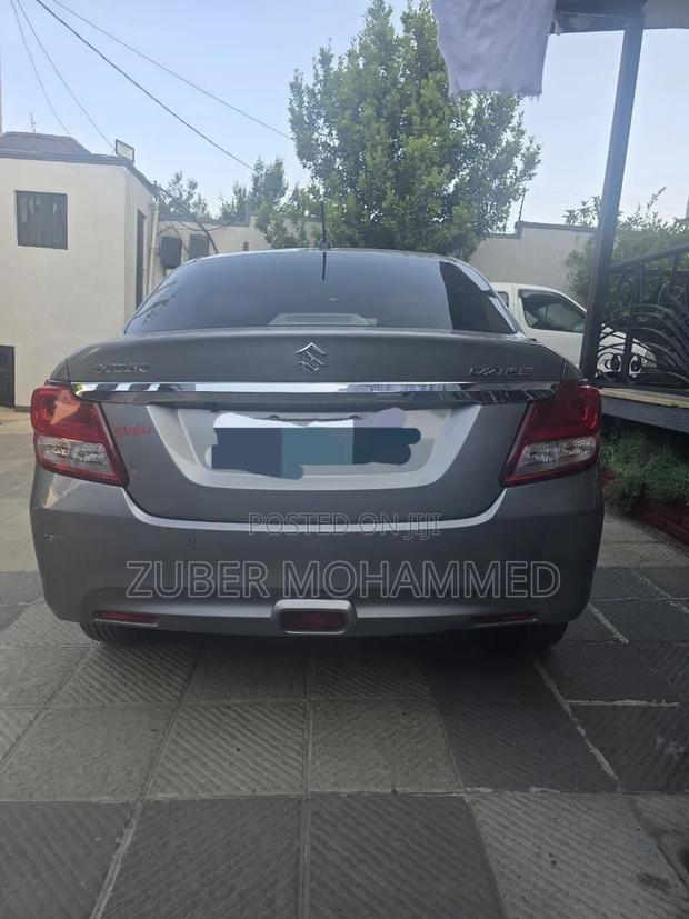 Suzuki Dzire 2022 Silver