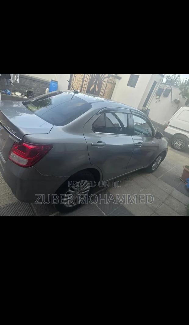 Suzuki Dzire 2022 Silver