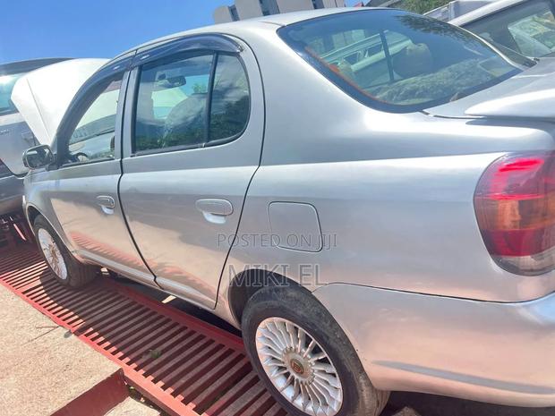 Toyota Platz 1.0 FWD 2003 Silver