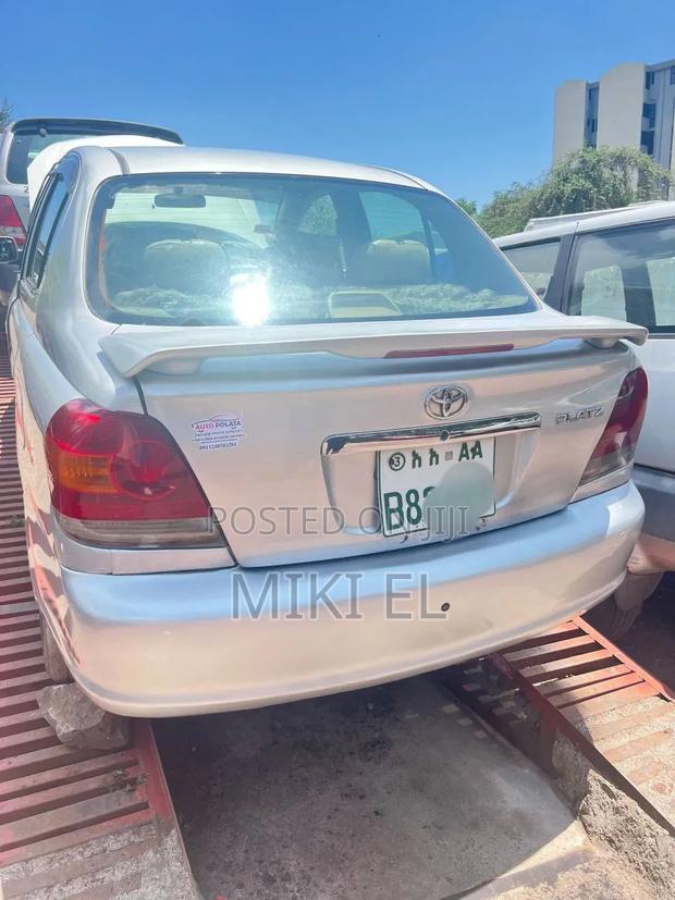 Toyota Platz 1.0 FWD 2003 Silver