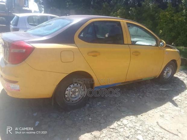 Car 2020 Yellow