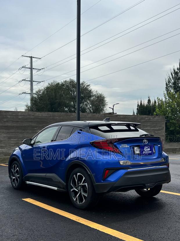 Toyota C-HR 2021 Blue