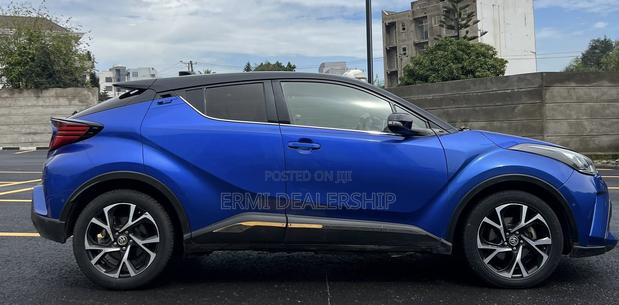Toyota C-HR 2021 Blue