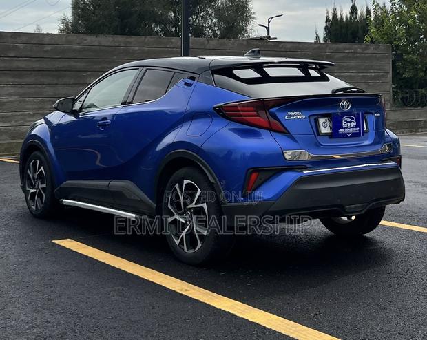 Toyota C-HR 2021 Blue