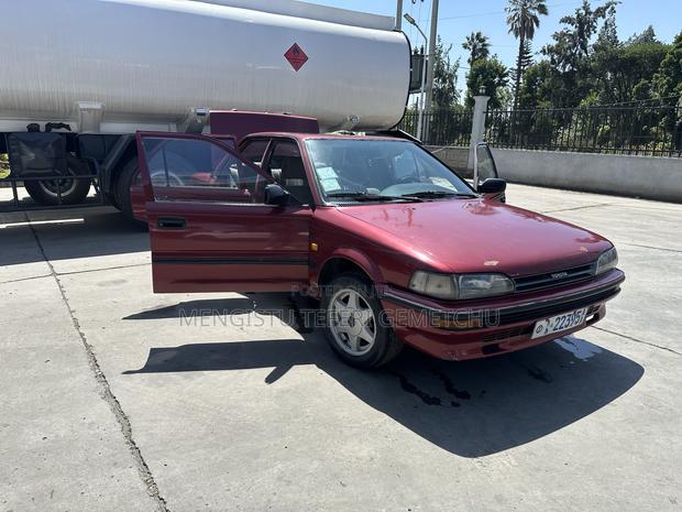 Toyota Corolla Sedan 1990 Maroon