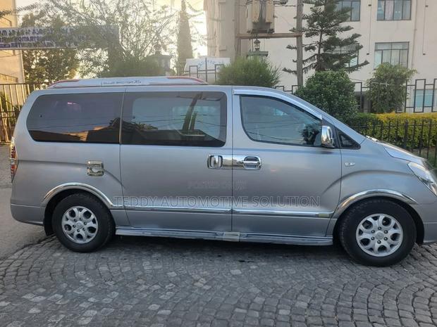Hyundai H200 2016 Silver