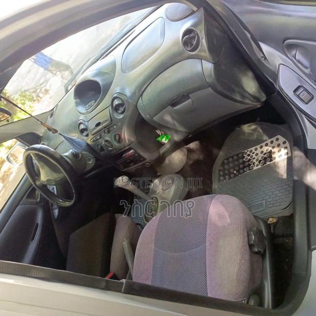 Toyota Vitz 2001 Silver