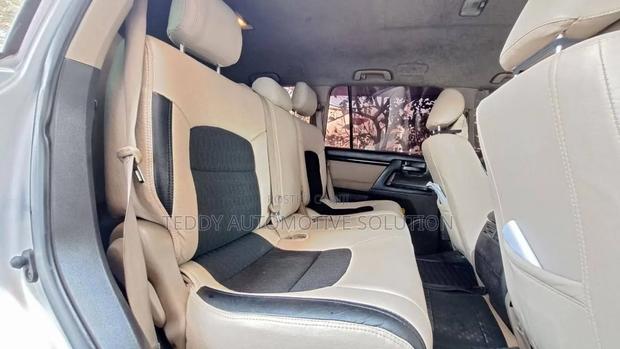Toyota Land Cruiser 2010 Silver