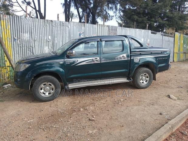Toyota Hilux 2.7 VVT-i 4X4 SRX 2010 Gray