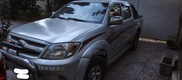 Toyota Hilux 2.5 D-4D Double Cab 4x4 SRX 2007 Silver