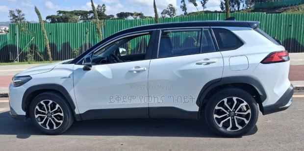 Toyota Corolla Cross 2024 White