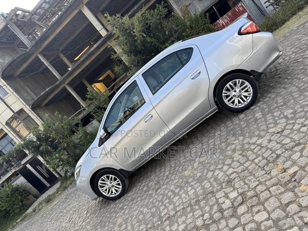 Mitsubishi Attrage 2023 Silver