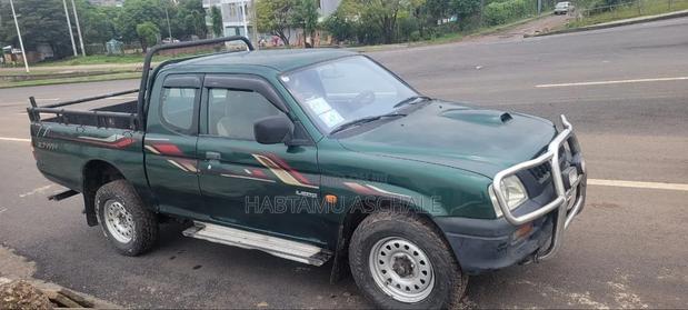 Mitsubishi L200 2000 Blue