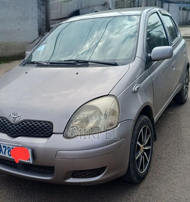 Toyota Vitz 1.3 AWD 5dr 2004 Gray
