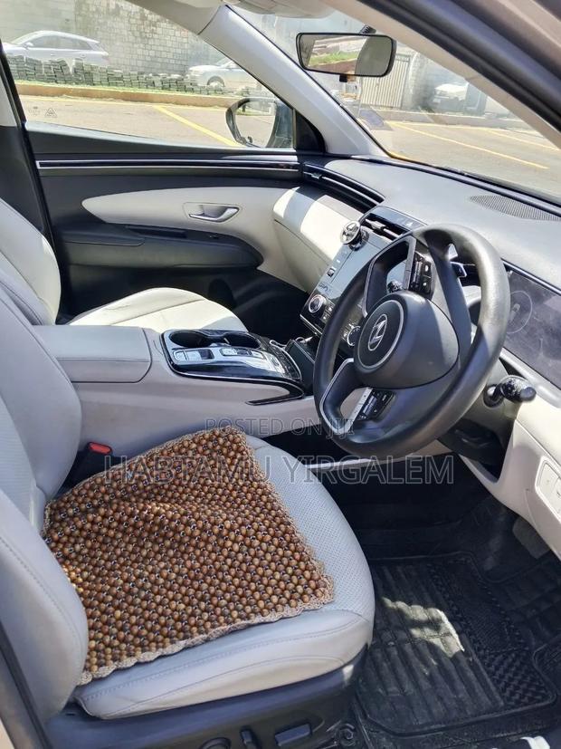Hyundai Tucson 2022 Brown