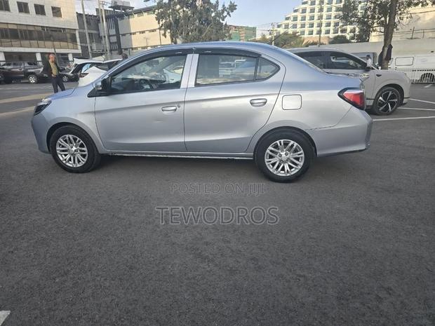 Mitsubishi Attrage 2022 Silver