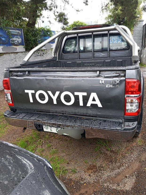 Toyota Hilux 2012 Black